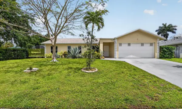 1262 Essex Drive, Wellington, FL 33414
