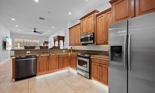 5102 Artesa Way W, Palm Beach Gardens, FL 33418