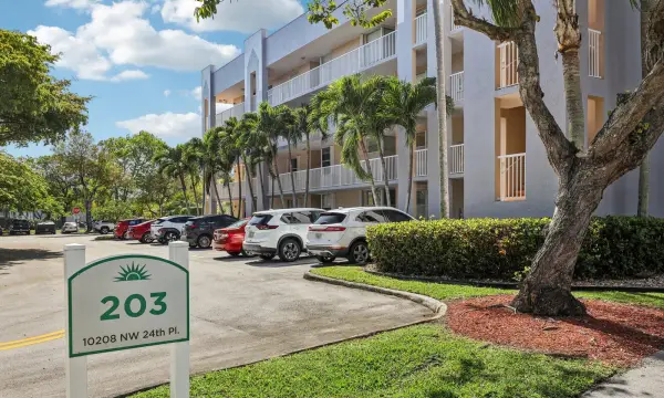 10208 NW 24th Place 102, Sunrise, FL 33322