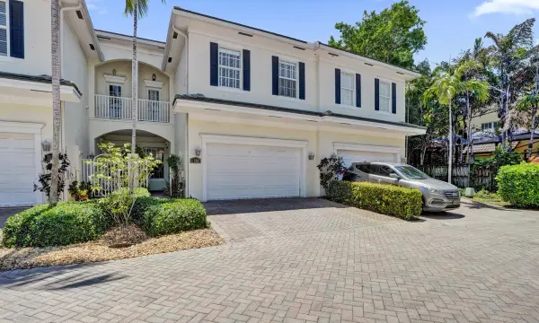 1127 N Victoria Park Road, Fort Lauderdale, FL 33304