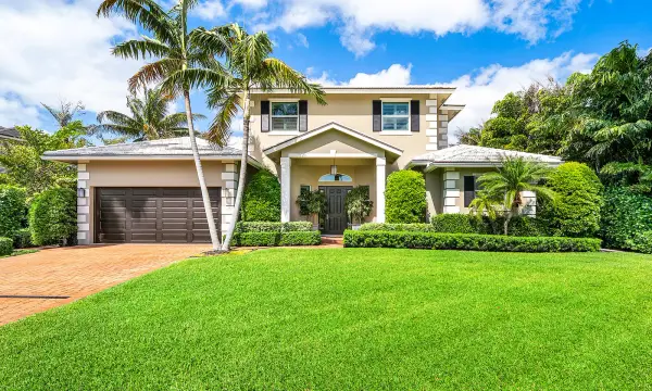 33 Spanish River Drive, Ocean Ridge, FL 33435