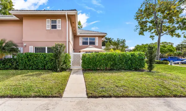 3136 Kingston Court, West Palm Beach, FL 33409