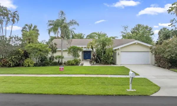 12378 Sawgrass Court, Wellington, FL 33414