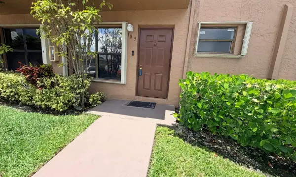 10059 Winding Lake Road 103, Sunrise, FL 33351