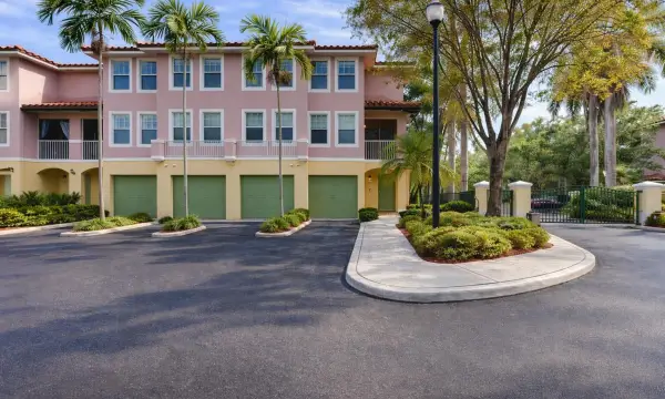 6562 W Sample Road 6562, Coral Springs, FL 33067