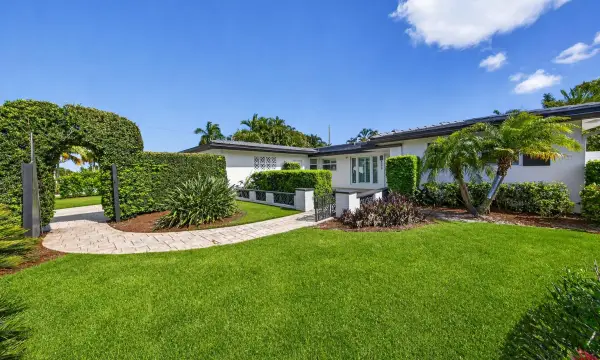 850 W Camino Real, Boca Raton, FL 33486