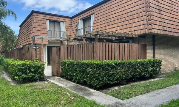 1014 10th Lane, Greenacres, FL 33463