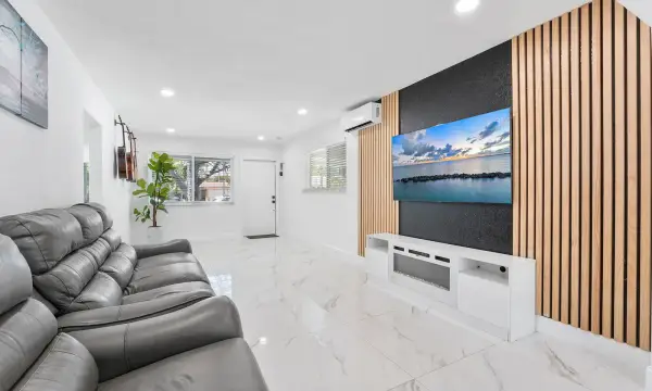 822 S C Street, Lake Worth Beach, FL 33460