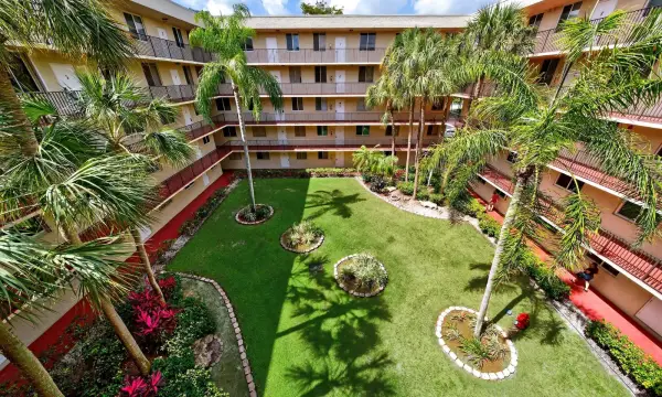 3223 Riverside Drive C-406, Coral Springs, FL 33065