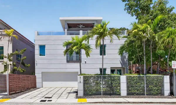 915 SE 2nd Court, Fort Lauderdale, FL 33301