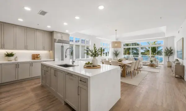 180 Lake Drive 2204, Palm Beach Shores, FL 33404