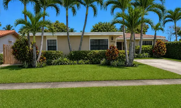5880 NE 22nd Avenue, Fort Lauderdale, FL 33308
