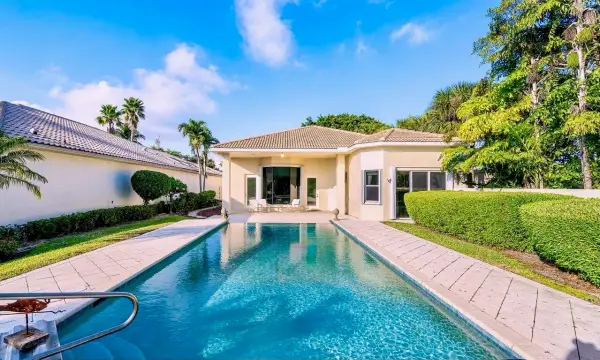 56 Island Drive, Boynton Beach, FL 33436