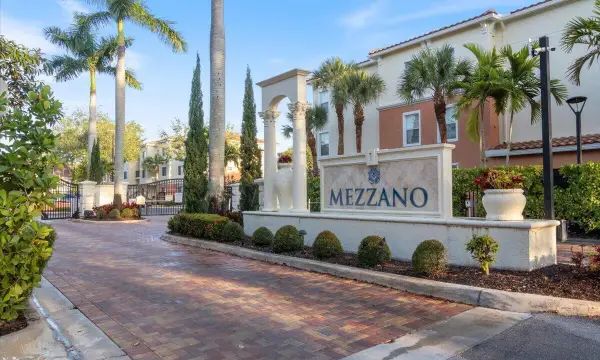 9849 Baywinds Drive 8304, West Palm Beach, FL 33411