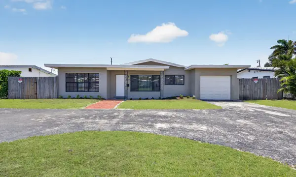 4807 NE 18th Avenue, Oakland Park, FL 33334