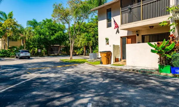 740 SE 1st Way 101, Deerfield Beach, FL 33441