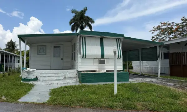1670 SW 85th Avenue, Davie, FL 33324
