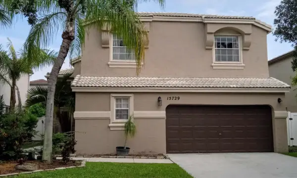 15729 NW Tenth Street NW, Pembroke Pines, FL 33028