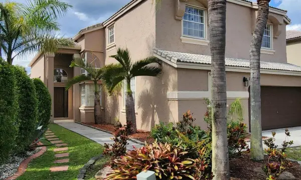 15729 NW Tenth Street NW, Pembroke Pines, FL 33028