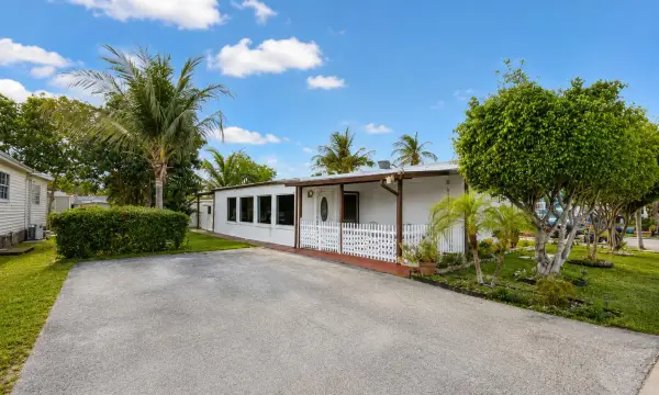 11201 SW 55th Street F16, Miramar, FL 33025