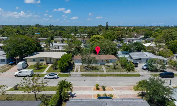 261 NE 42nd Street, Deerfield Beach, FL 33064