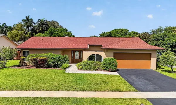 20876 Sugarloaf Lane, Boca Raton, FL 33428