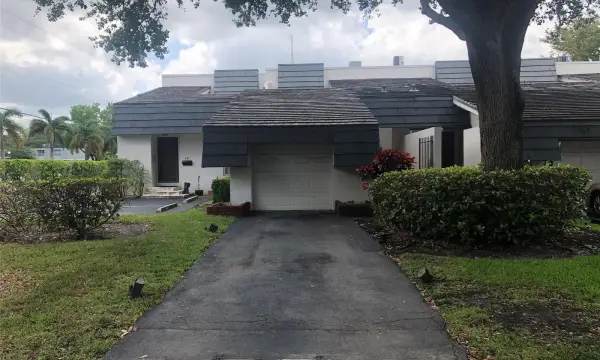 455 NW 68th Avenue 702, Plantation, FL 33317