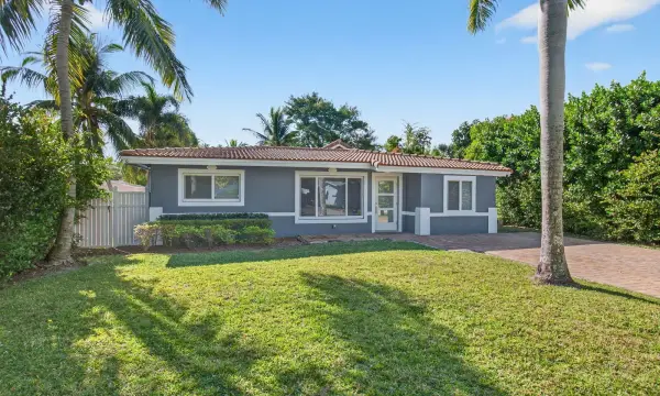 360 SW 2nd Street, Boca Raton, FL 33432