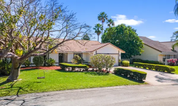 10885 NW 6th Street, Coral Springs, FL 33071