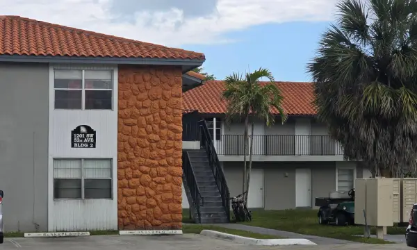 1201 SW 52nd Avenue 202-2, North Lauderdale, FL 33068