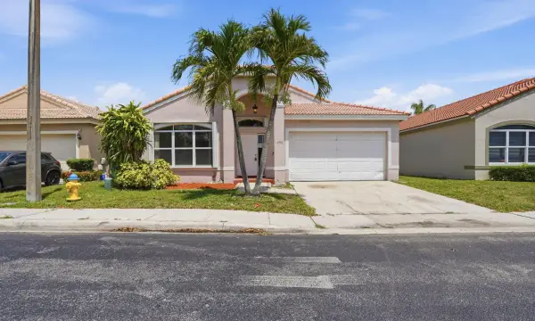 1495 SW 105th Avenue, Pembroke Pines, FL 33025