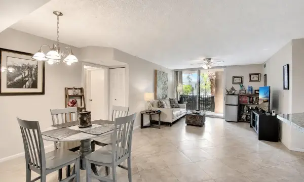 1000 Scotia Drive 204, Hypoluxo, FL 33462