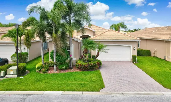 10825 Leaf Bridge Way, Boynton Beach, FL 33473