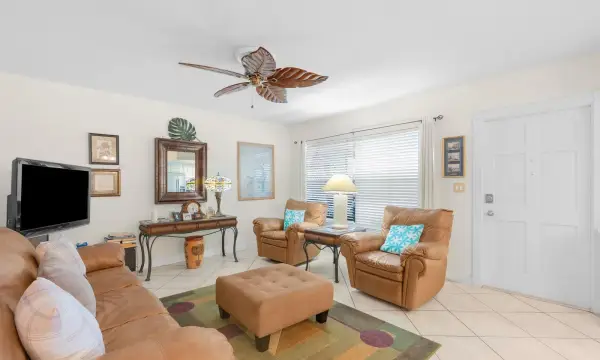 100 SE 6th Avenue 304, Pompano Beach, FL 33060