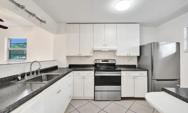 1100 NW 87th Avenue 208, Coral Springs, FL 33071
