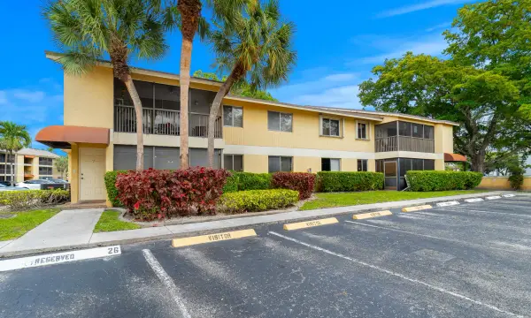 3095 N Oakland Forest Drive 101, Oakland Park, FL 33309