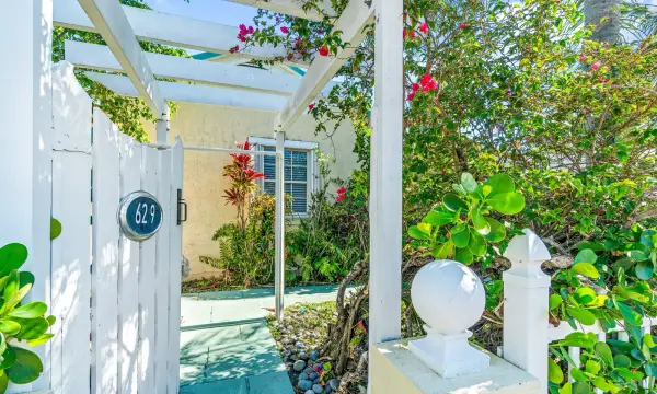 629 Selkirk Street, West Palm Beach, FL 33405