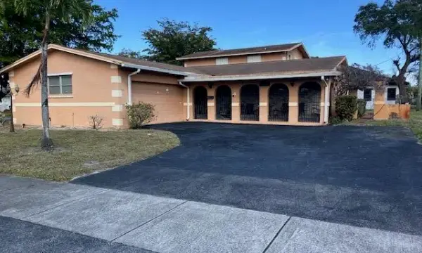 2320 NW 30th Way, Fort Lauderdale, FL 33311