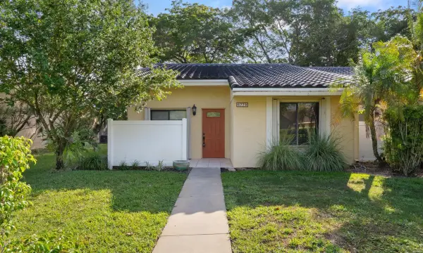 6779 Bridlewood Court, Boca Raton, FL 33433