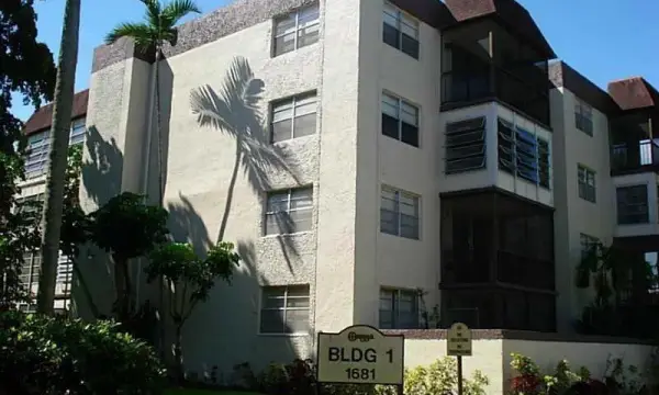 1681 NW 70th Avenue 403, Plantation, FL 33313