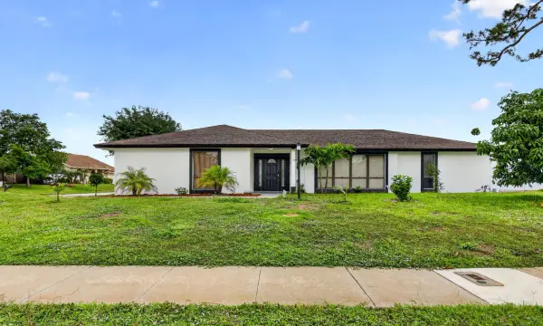 4831 Dorchester Mews, Haverhill, FL 33415