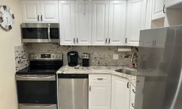 7680 NW 1st Street 102, Margate, FL 33063