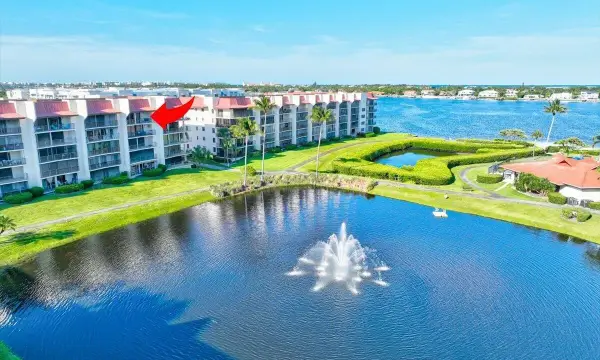 7030 Half Moon Circle 515, Hypoluxo, FL 33462