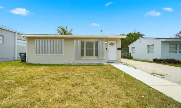2120 Taylor Street, Hollywood, FL 33020