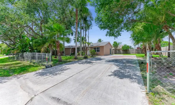 9159 Honeywell Road, Lake Worth, FL 33467