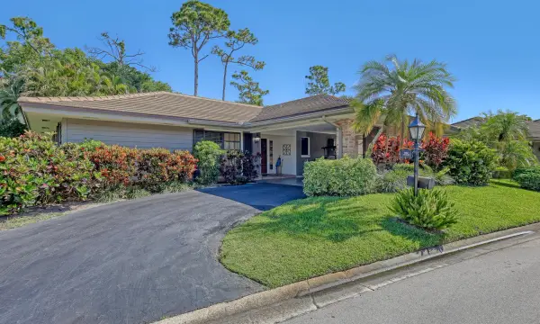 652 Cypress Key Circle, Atlantis, FL 33462