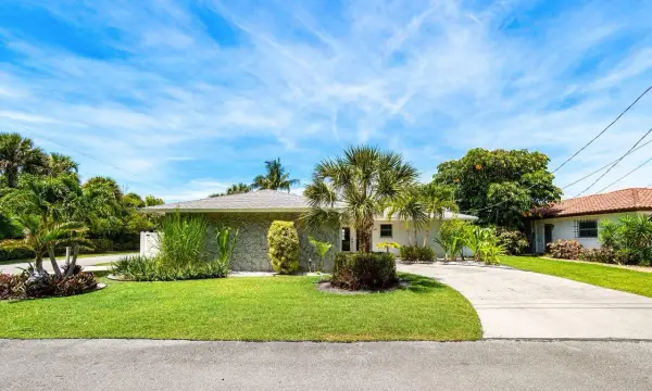 106 Periwinkle Drive, Hypoluxo, FL 33462