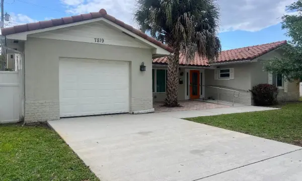 7819 NW 40th Street, Coral Springs, FL 33065