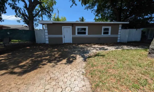 2861 NW 5th Street, Pompano Beach, FL 33069