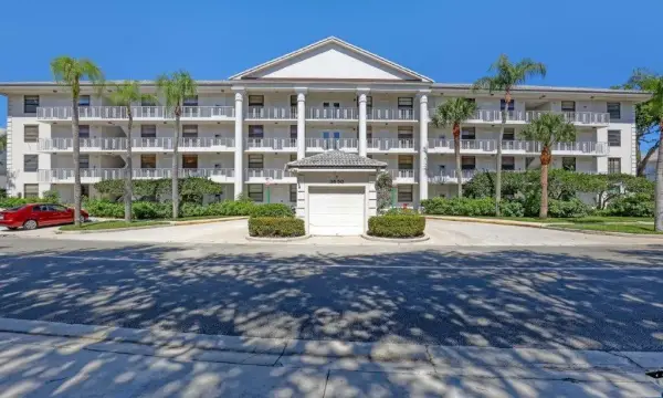 3650 Whitehall Drive 201, West Palm Beach, FL 33401